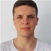 Física o matemáticas a alumnos de ESO y Bachillerato, también podría dar química o incluso inglés ya que con un B2 creo que es suficiente para nivel de instituto.